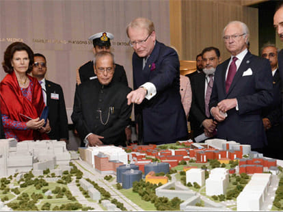 president pranab mukherjee car accident in sweden