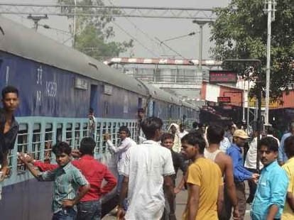 RPF man slapped loko pilot in Gonda.