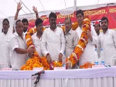 Yuth Joine Politics, SP Help Them