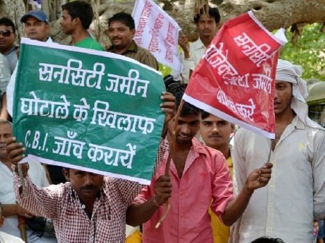 protest of farmers against suncity in mathura