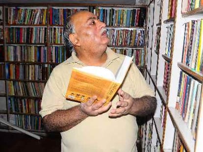 munawwar rana refuse his controversial poetry