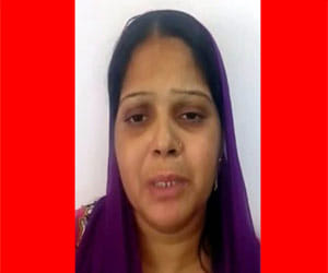 wife strangles husband to death