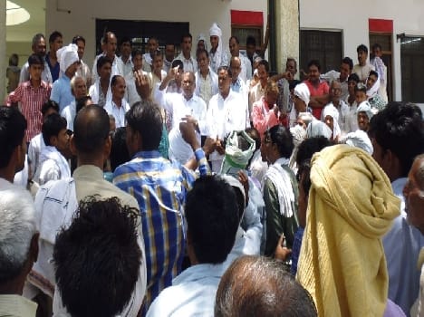 Sirsaganj tehsil memorandum handed to protest