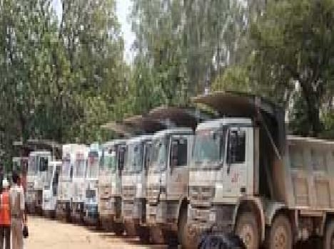 Two dozen dumper, buses and JCB machine Seas