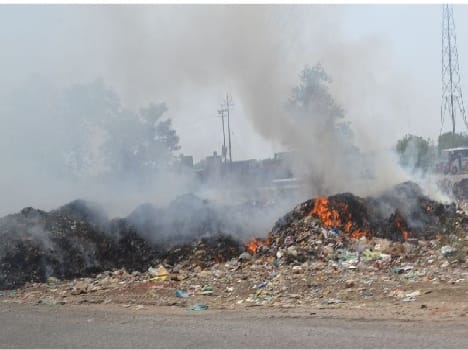 Smoke spewed a rein on vehicles
