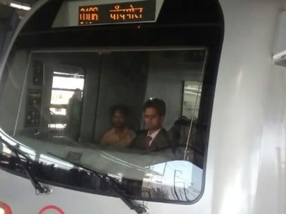 comparison between jaipur and lucknow metro