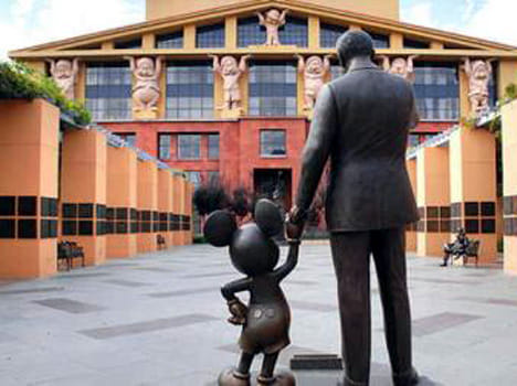 walt disney lays off 250 native employees, replaces them with Indian H1 B workers