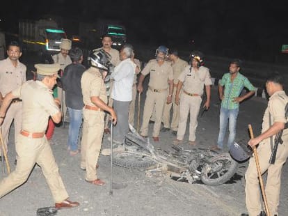 Two died in an accident in Manaknagar.