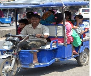e rickshaw ban in dehradun.