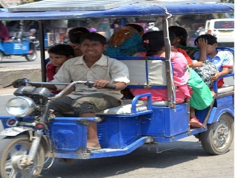 E - rickshaw drivers will also make license