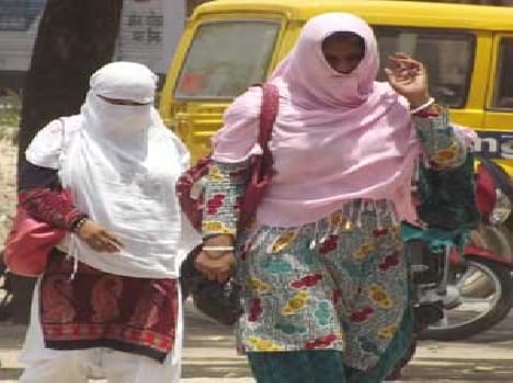  44 degree temperature , heat stroke death of youth