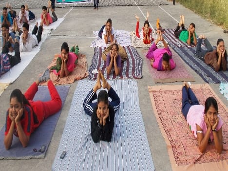 Jif, SS college thriving yoga camp