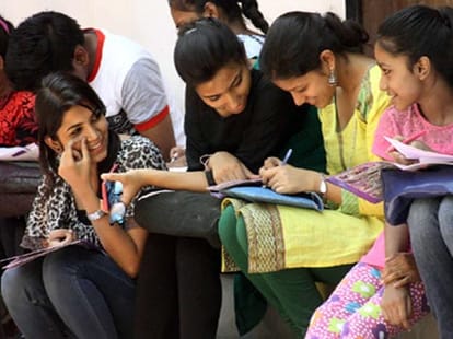 kerela student  challenge DU admission policy