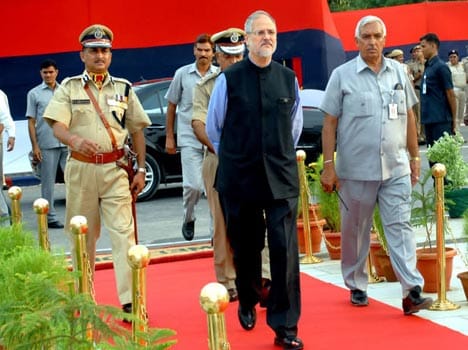 "LG is the Bose ACB only take action against police.'