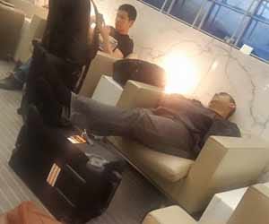 rahul posted photo of vishal sikka while sleeping