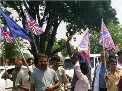 villagers wave unoun jack