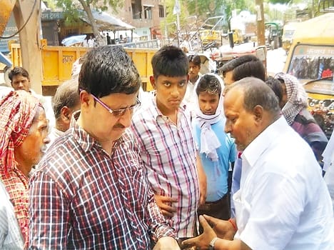 The removal of street vendors , shoppers left Murng