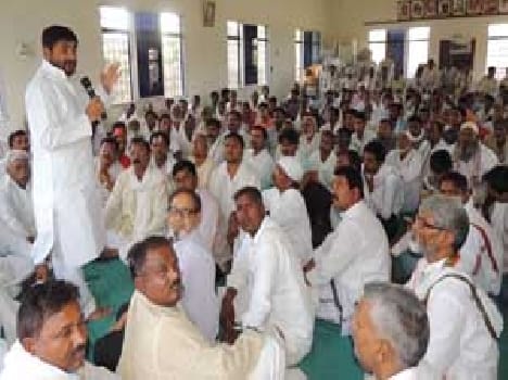 SP farmers' welfare , anti Center
