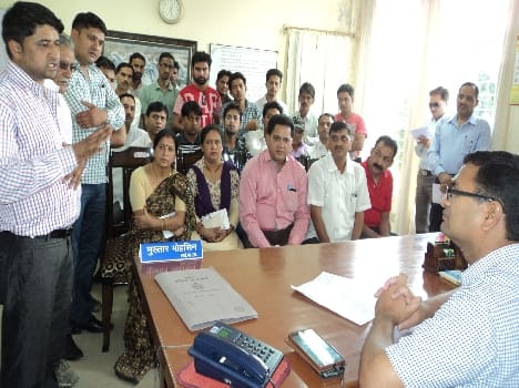 supervisor threats to kill junior block pramukh