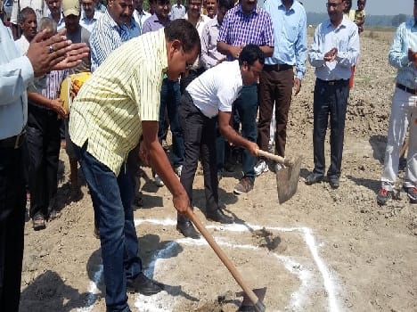 Principal Secretary of minor irrigation The opening of the pond
