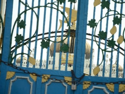 Imambara should come under sahriya law says kalbe javvad.