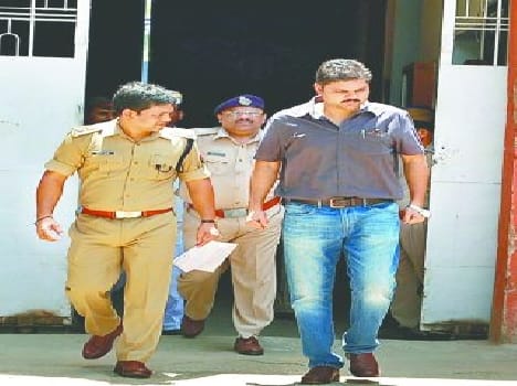 DM, SSP raid in Agra central jail 