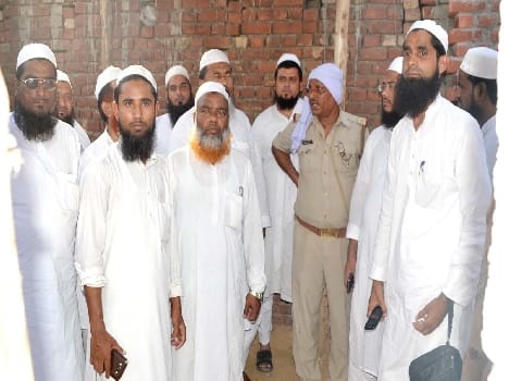Achaura of the Jamiat Ulmaon knocking