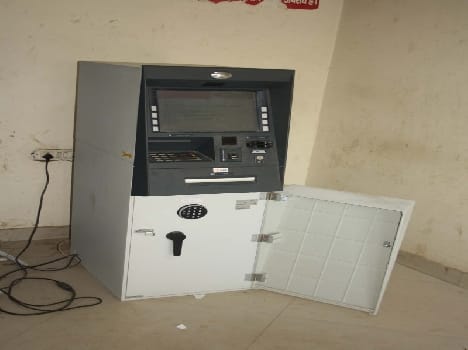 attempt to break ATM in vrindavan