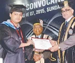 IIT kanpur topper karan singh rejects 63 lakh package job