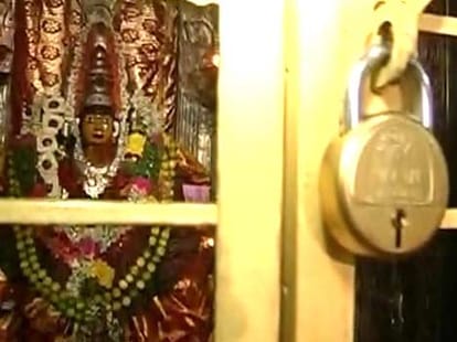 priests on strike in telangna temples