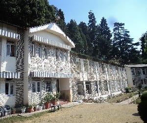 Courtyard and lawn inflation snatched !