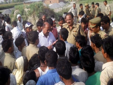 Two killed in accidents , angry people put jam