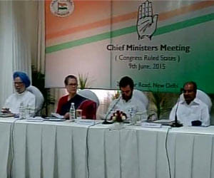 Sonia Gandhi targets PM Modi in meeting with Congress CM.