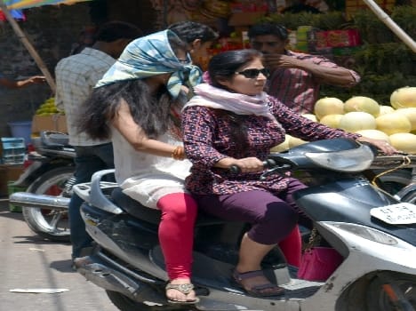 Hot sun and heat stroke Gusts scorched by people