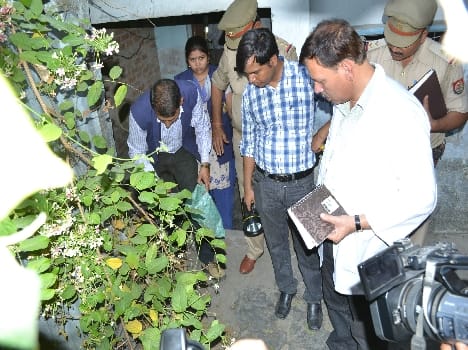 The forensic team collected evidence from the house Jagendra