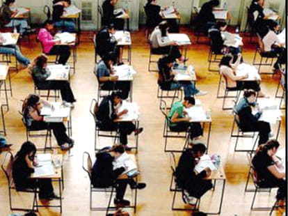boy dressed like his girlfriend to appear for her exam