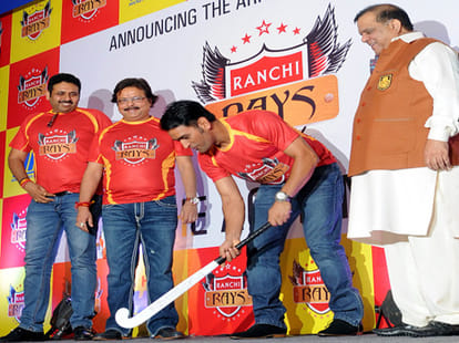 ms dhoni and suresh raina do not pay their hockey teams