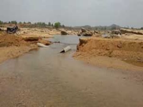 The project received a lifesaving rain Knhr