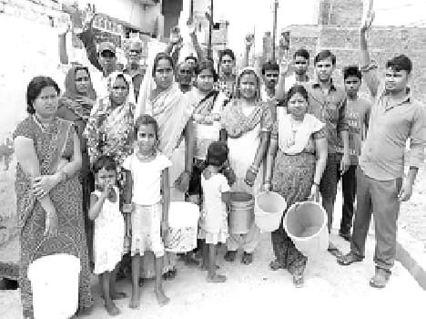 Empty vessels to the demonstration, asked water by DM 