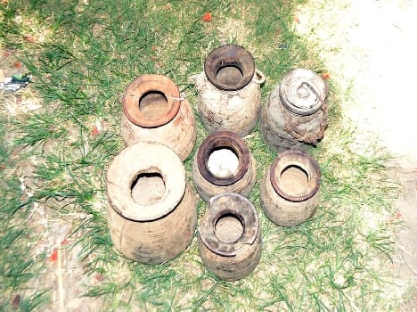 Made of precious wood Old pots recovered