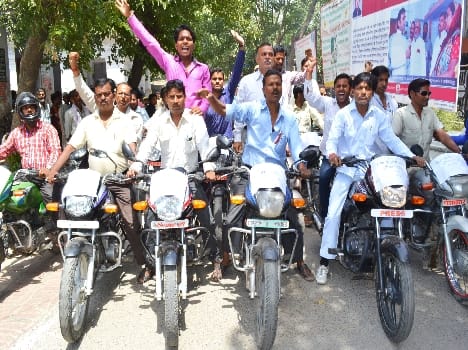 The journalists took the bike rally, demonstration