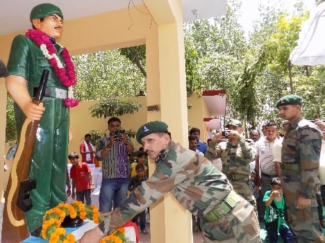Amar Shaheed Ramesh's bust