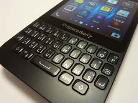 house caught fire due to fault in blackberry battery