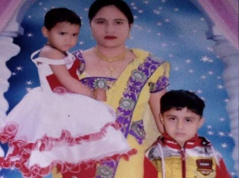 woman killed herself by pistol.