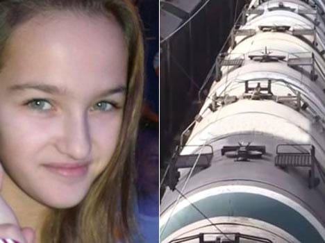 girls electrocuted while taking selfies on top of a train