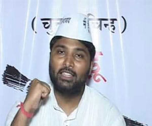 Now the degree fraud news name vishesh ravi