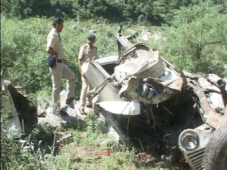 accident at sirmaur and mandi, three died.