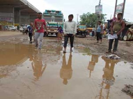 Farmers face rain bloom