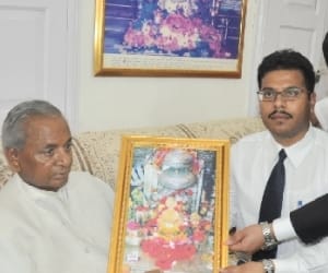 governor kalyan singh angry over toilet facility to students in una school