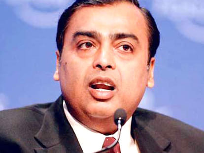 reliance 4G phone at 4000 rupees available from december